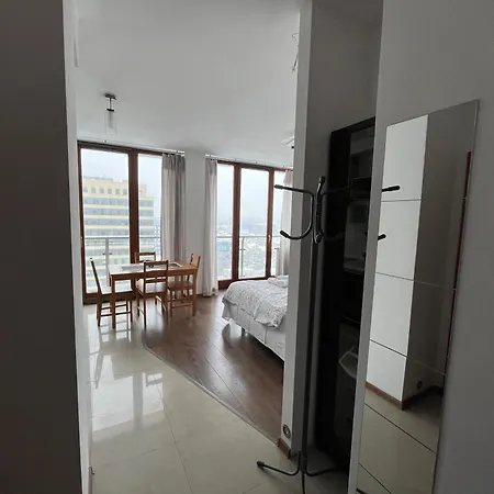 Apartment Sky Panorama View *